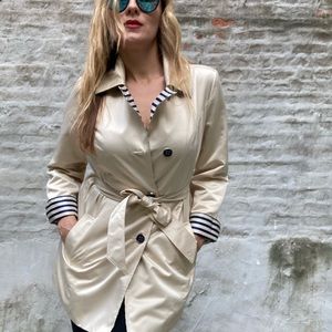 Dennis Basso light Trench coat size S